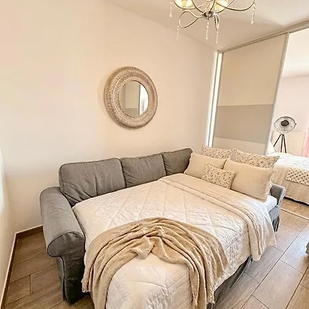 Rose Sky Downtown - 3bedroom, Garage, French Balcony, Ac