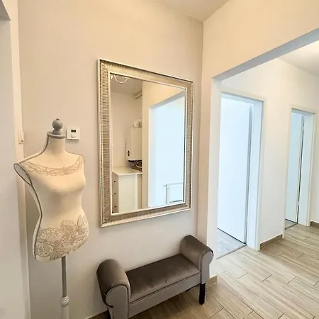 Rose Sky Downtown - 3bedroom, Garage, French Balcony, Ac