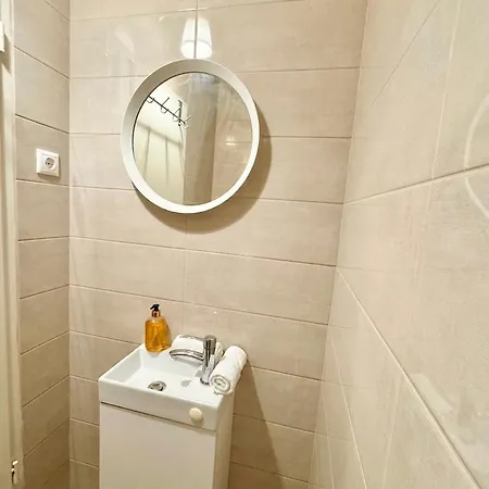 Rose Sky Downtown - 3bedroom, Garage, French Balcony, Ac アパート